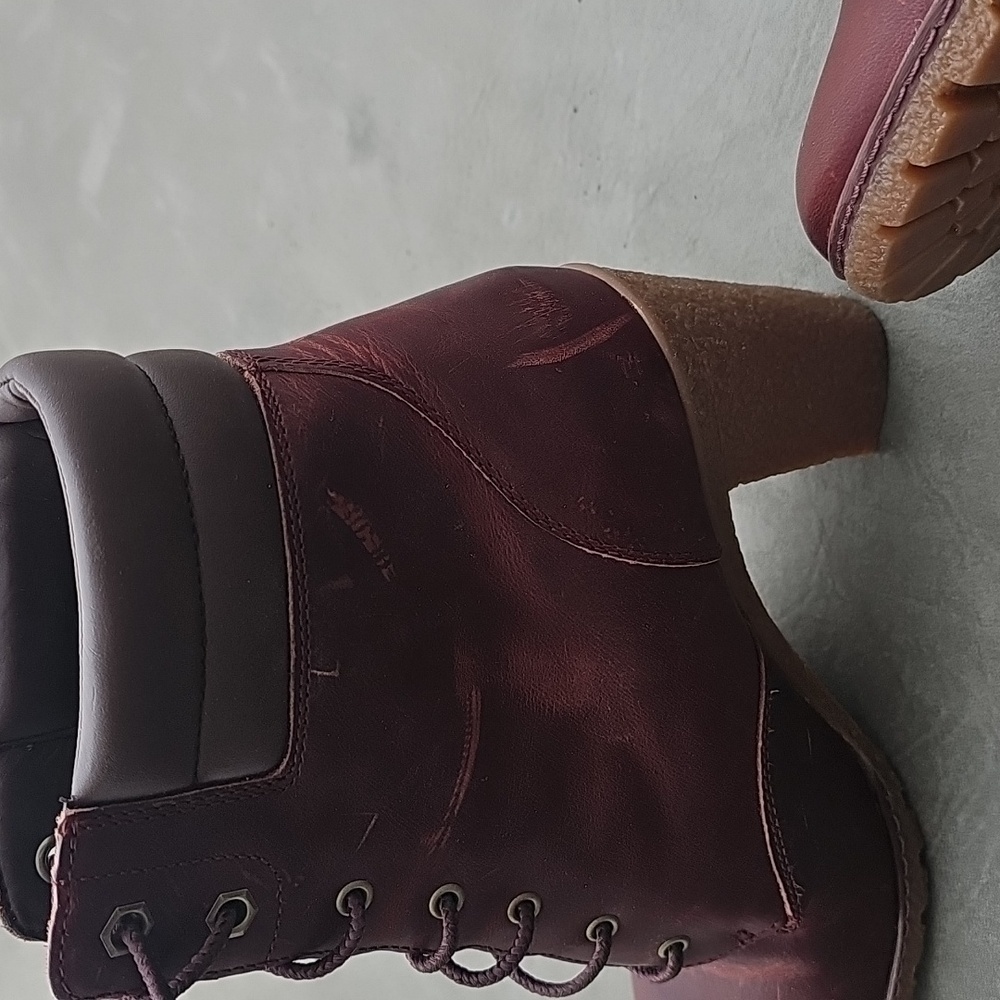 Timberland Women's Burgundy Lace-Up Boots - Picture 6 of 9